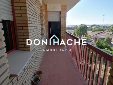 Mixt residencial en venda a Este