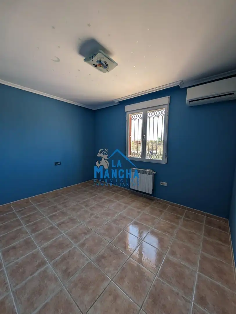 Bedroom of Detached homes for sale in La Gineta  with Heating, Terrace and Balcony