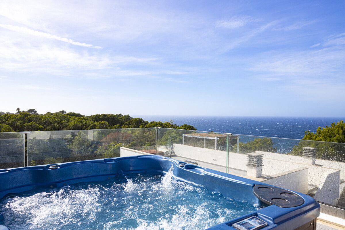 Piscina de Casa adosada en venda en Llucmajor amb Aire condicionat, Calefacció i Jardí privat