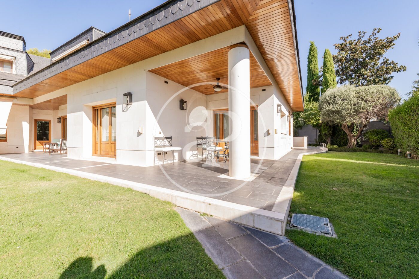 Terrassa de Casa o xalet en venda en  Madrid Capital amb Aire condicionat, Calefacció i Jardí privat
