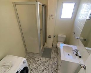 Bathroom of Flat to share in  Sevilla Capital  with Air Conditioner