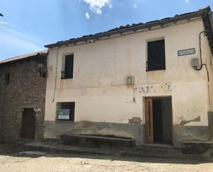 Vista exterior de Casa adosada en venda en Valle de Hecho