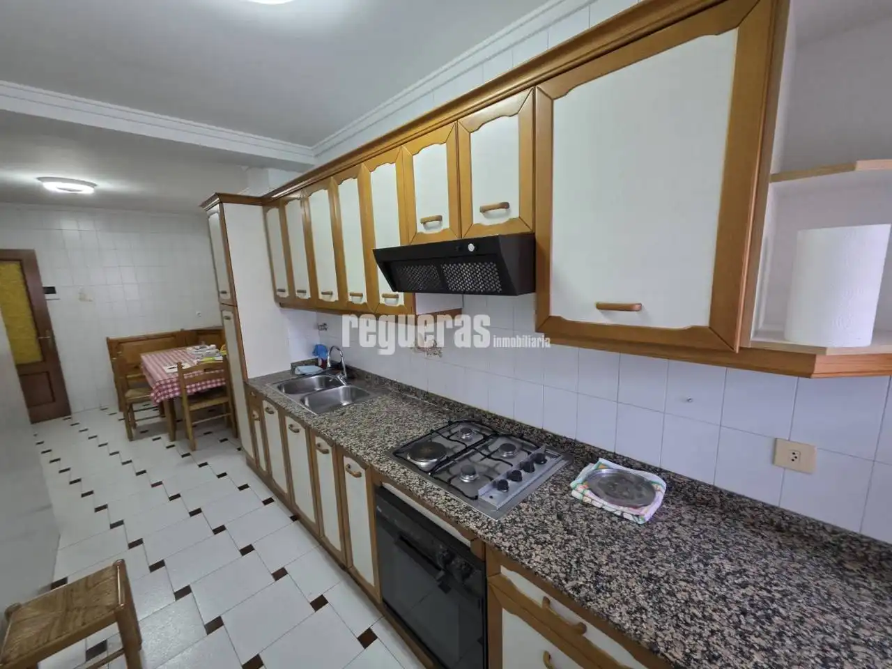 Cocina de Piso en venta en Avilés con Calefacción, Parquet y Terraza