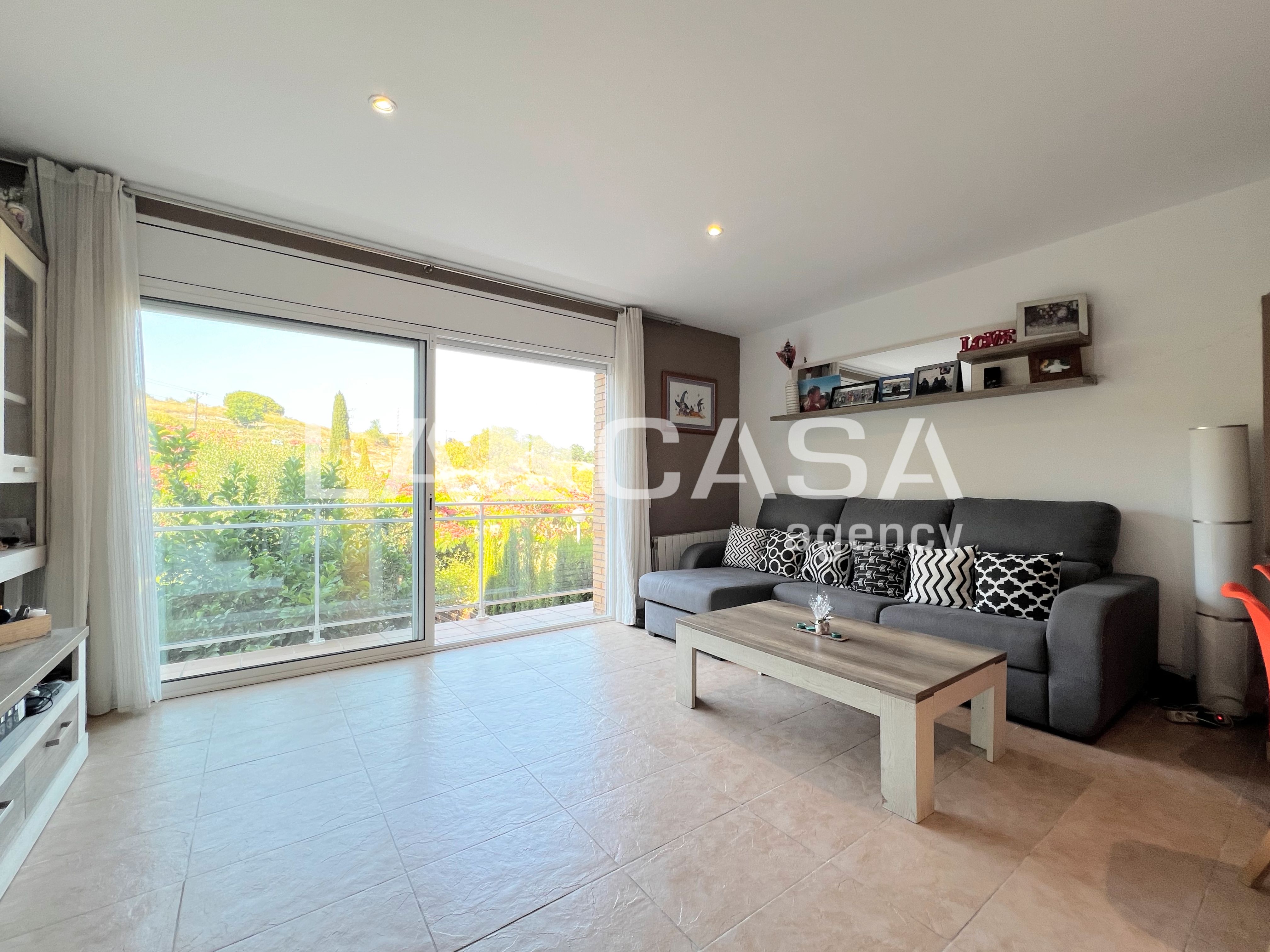 Exterior view of Single-family semi-detached for sale in Tiana  with Heating, Terrace and Storage room