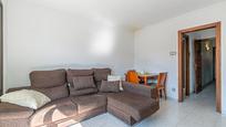 Sala d'estar de Pis en venda en Santa Coloma de Gramenet amb Balcó