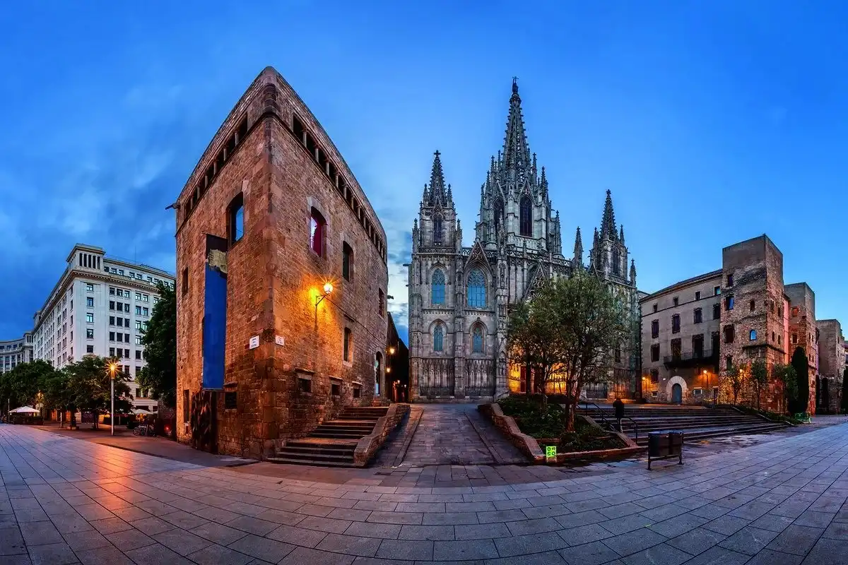 Vista exterior de Pis en venda en Barcelona amb Aire condicionat, Calefacció i Moblat
