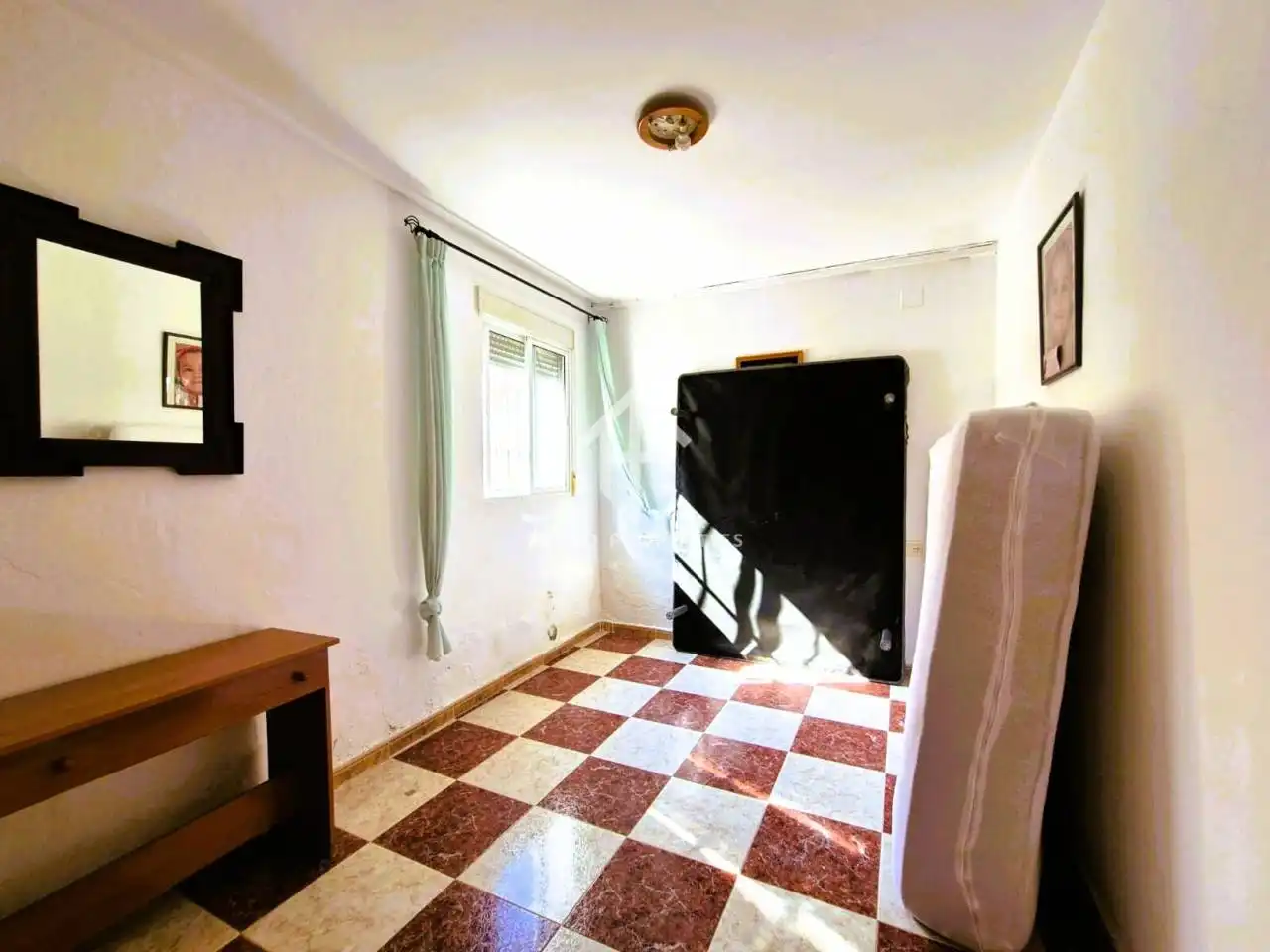 Dormitori de Casa o xalet en venda en Loja amb Terrassa, Piscina i Moblat