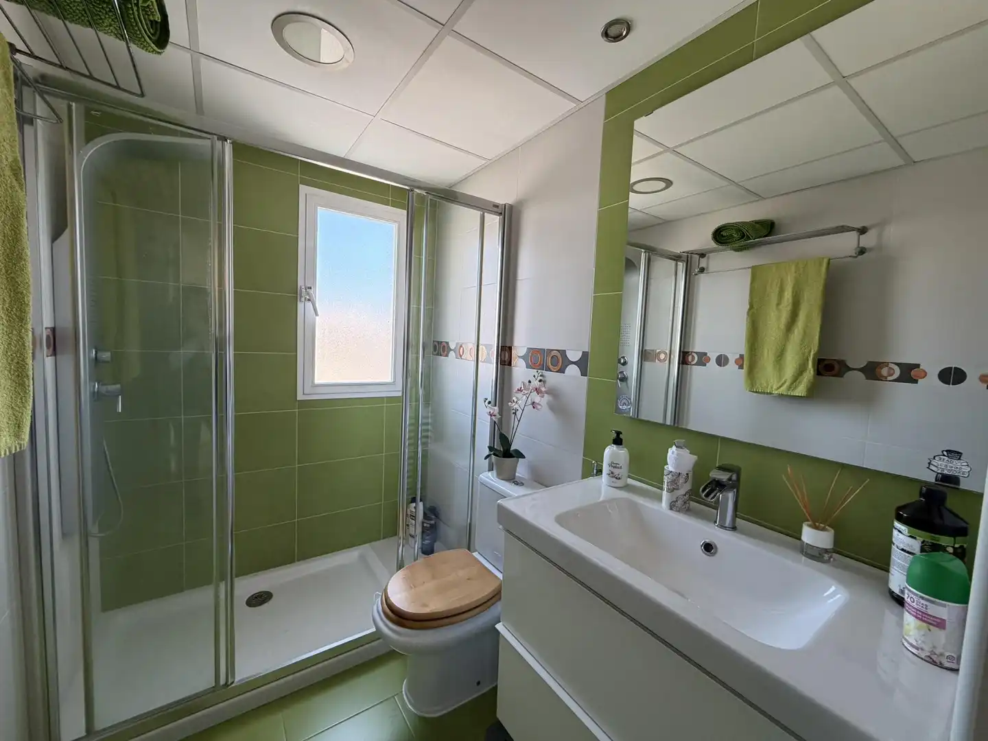 Baño de Ático en venta en Benalmádena con Aire acondicionado, Calefacción y Jardín privado