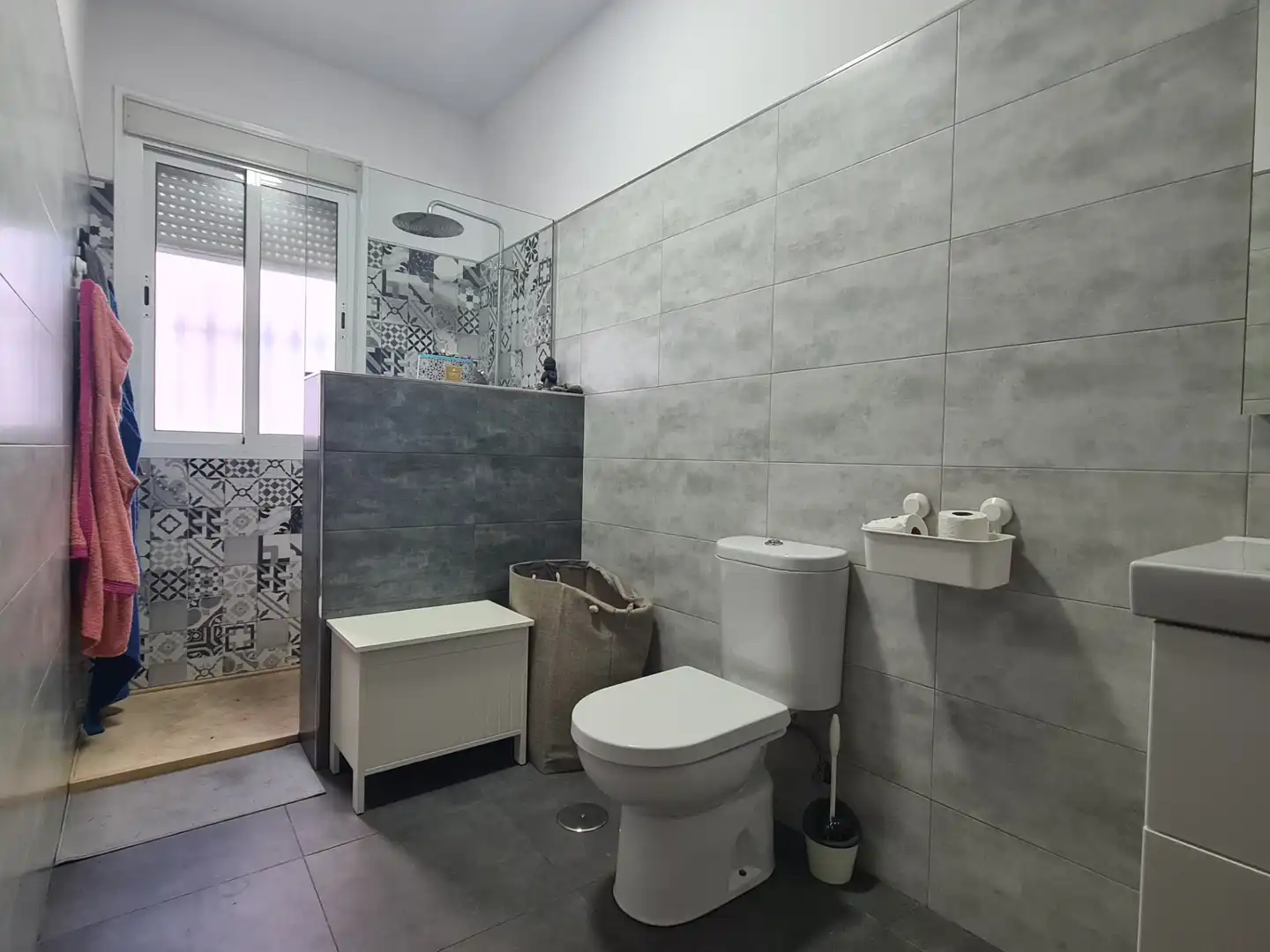 Bathroom of Detached homes for sale in Sevilla  with Air Conditioner, Terrace and Balcony