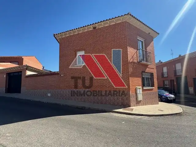 Vista exterior de Casa o chalet en venta en Novés con Terraza y Balcón