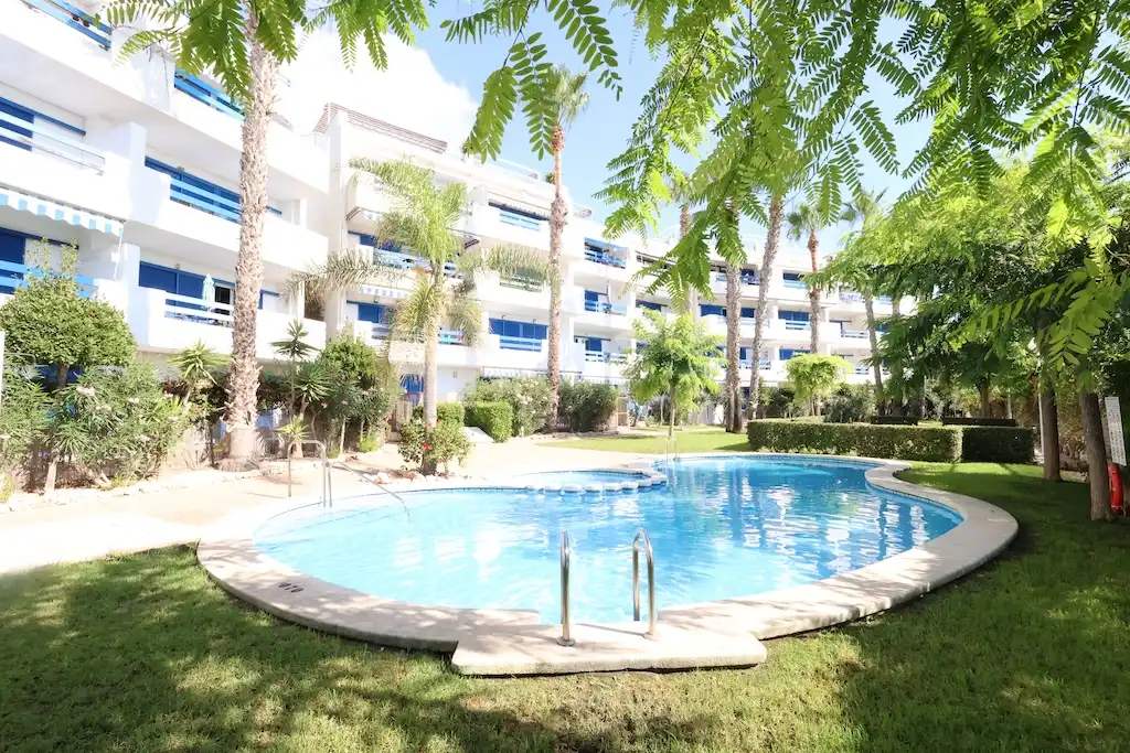 Vista exterior de Apartamento en venta en Orihuela con Aire acondicionado, Calefacción y Terraza