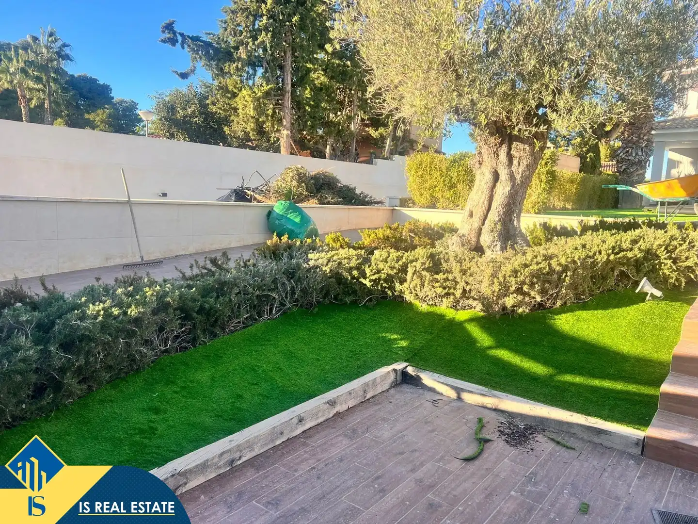 Jardí de Casa o xalet en venda en Alicante / Alacant amb Terrassa, Piscina i Moblat