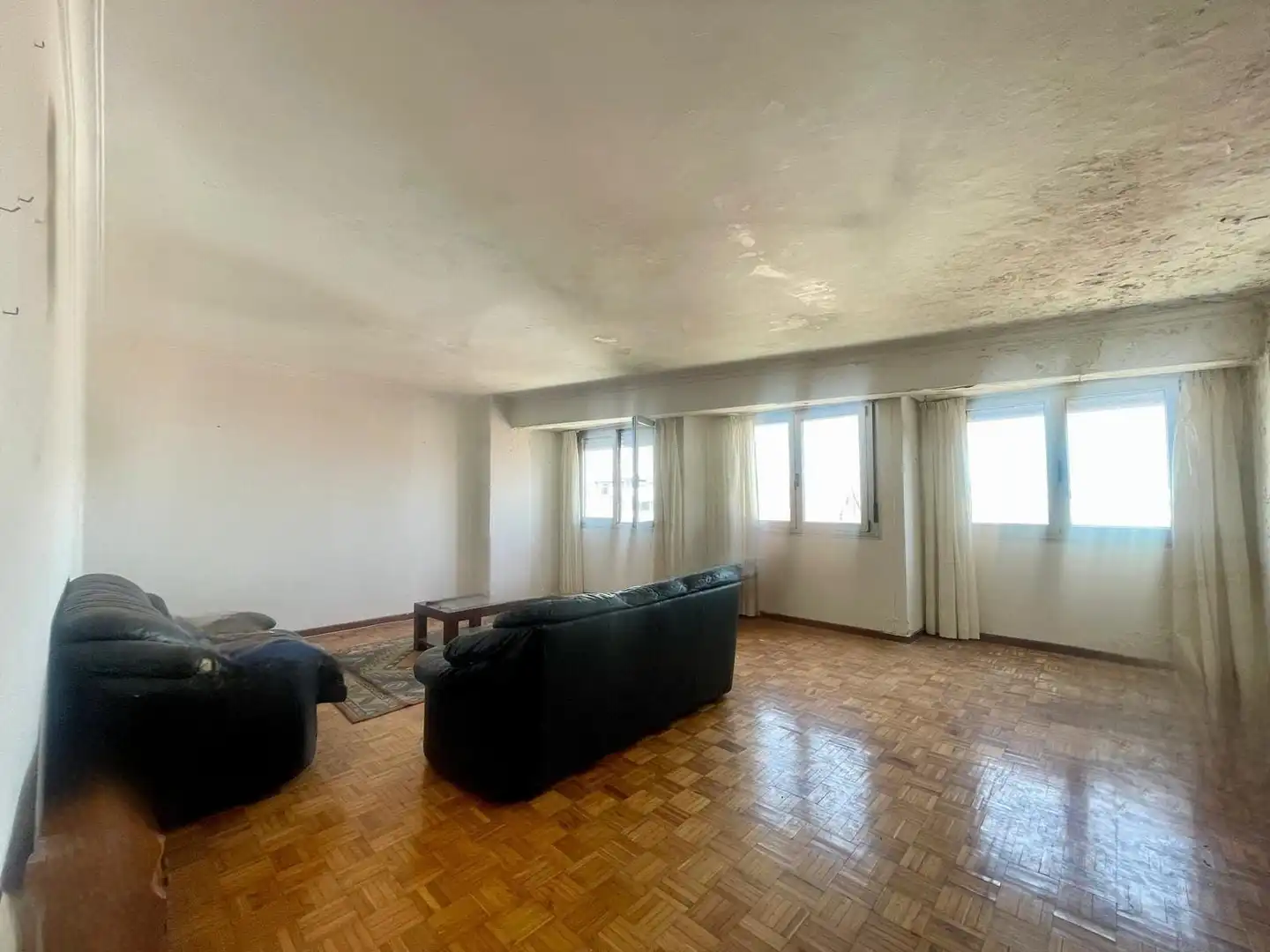 Sala d'estar de Pis en venda en Ferrol amb Calefacció