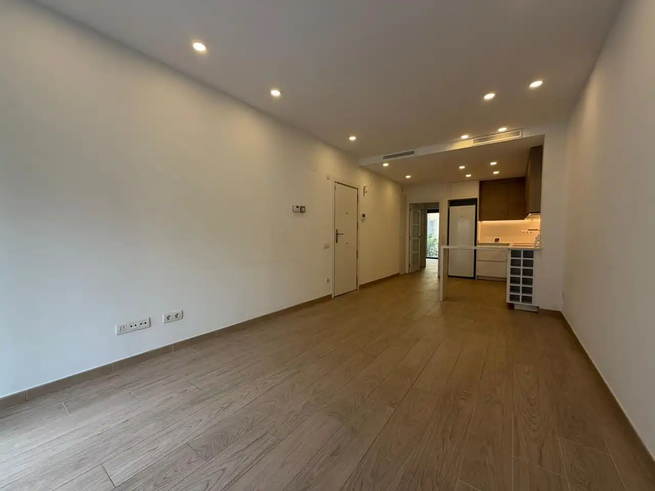 Sala d'estar de Pis en venda en Barcelona amb Aire condicionat, Parquet i Terrassa