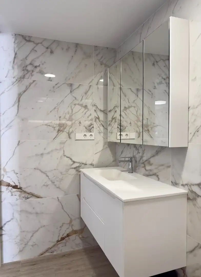 Badezimmer von Wohnungen zum Verkauf in La Manga del Mar Menor mit Klimaanlage, Heizung und Terrasse