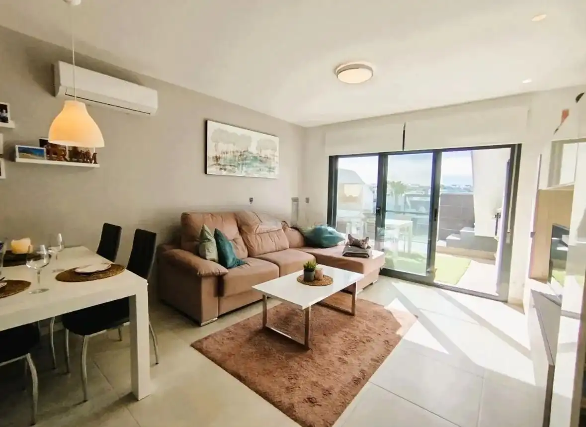 Sala de estar de Piso de alquiler en Guardamar del Segura con Aire acondicionado, Calefacción y Terraza