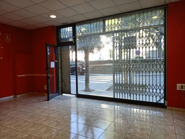 Local comercial en Alquiler en Calle de Joan Maragall, 1 en Estació del Nord