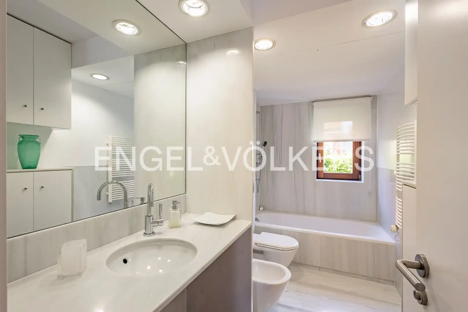 Baño de Casa o chalet en venta en Sant Cugat del Vallès con Aire acondicionado, Calefacción y Jardín privado