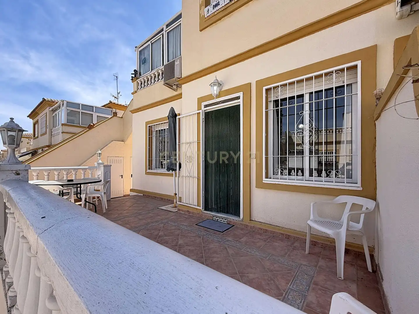 Vista exterior de Planta baja en venta en Orihuela con Aire acondicionado, Trastero y Piscina comunitaria