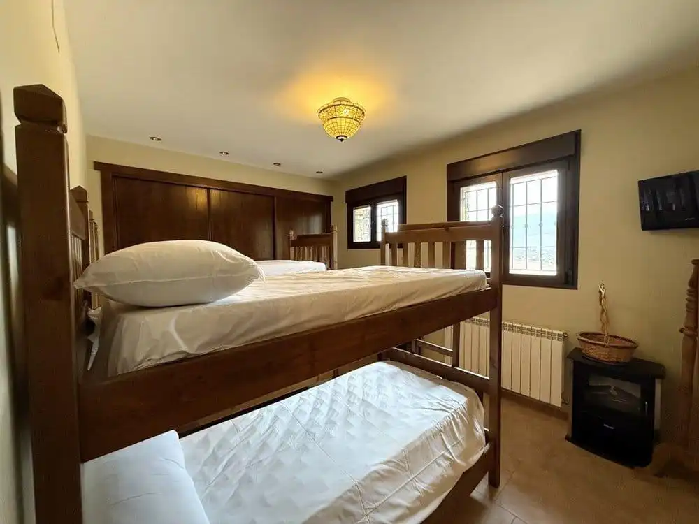 Habitación de Finca rústica en venta en Colomera con Calefacción, Terraza y Piscina