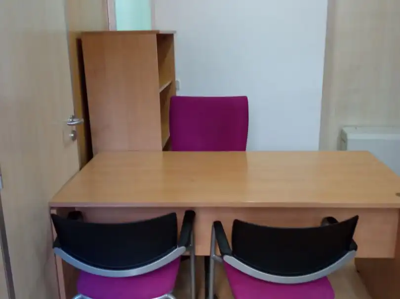 Büro zur Miete in Alcalá de Henares mit Klimaanlage, Heizung und Möbliert