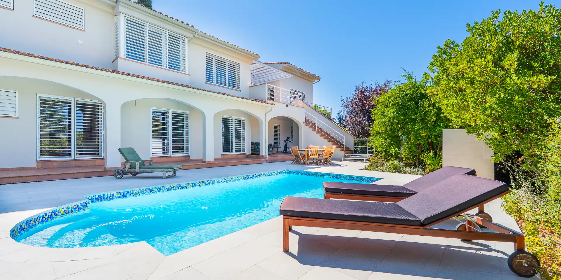 Detached house with pool for sale in Avenida de Atenas