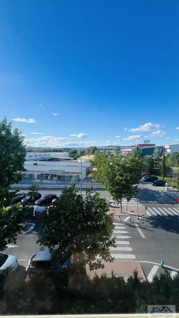 Vista exterior de Pis en venda en Boadilla del Monte amb Calefacció, Terrassa i Traster