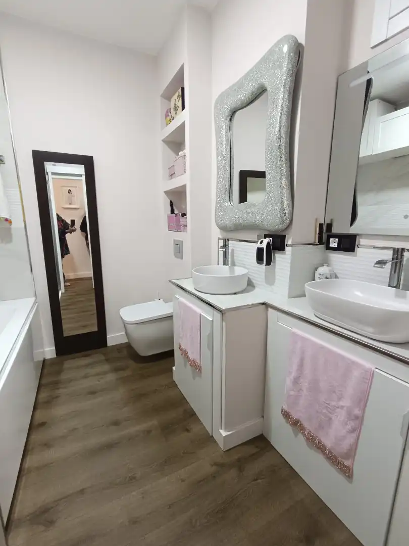 Baño de Piso en venta en Vigo  con Horno y Lavadora
