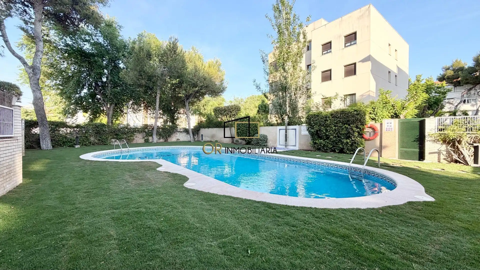 Piscina de Piso en venta en Vilanova i la Geltrú con Calefacción, Parquet y Terraza