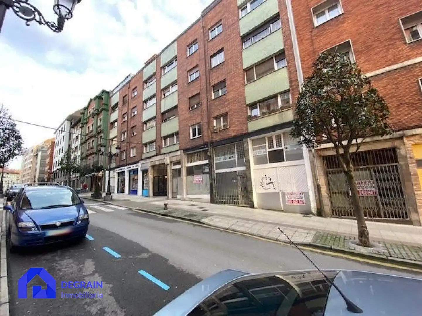 Außenansicht von Wohnung zur Miete in Oviedo  mit Heizung, Abstellraum und Möbliert