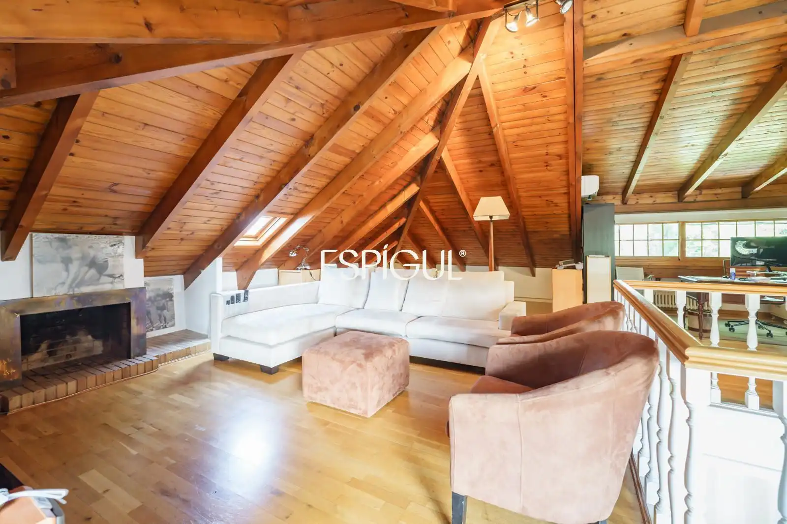 Living room of Houses for sale in Sant Cugat del Vallès  with Air Conditioner, Heating and Parquet flooring