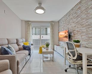 Sala d'estar de Apartament en venda en Fuengirola amb Aire condicionat, Terrassa i Balcó