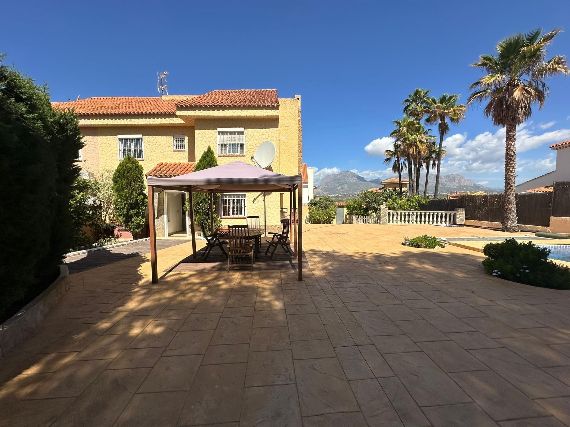 Garden of Single-family semi-detached for sale in Benidorm  with Air Conditioner, Heating and Private garden