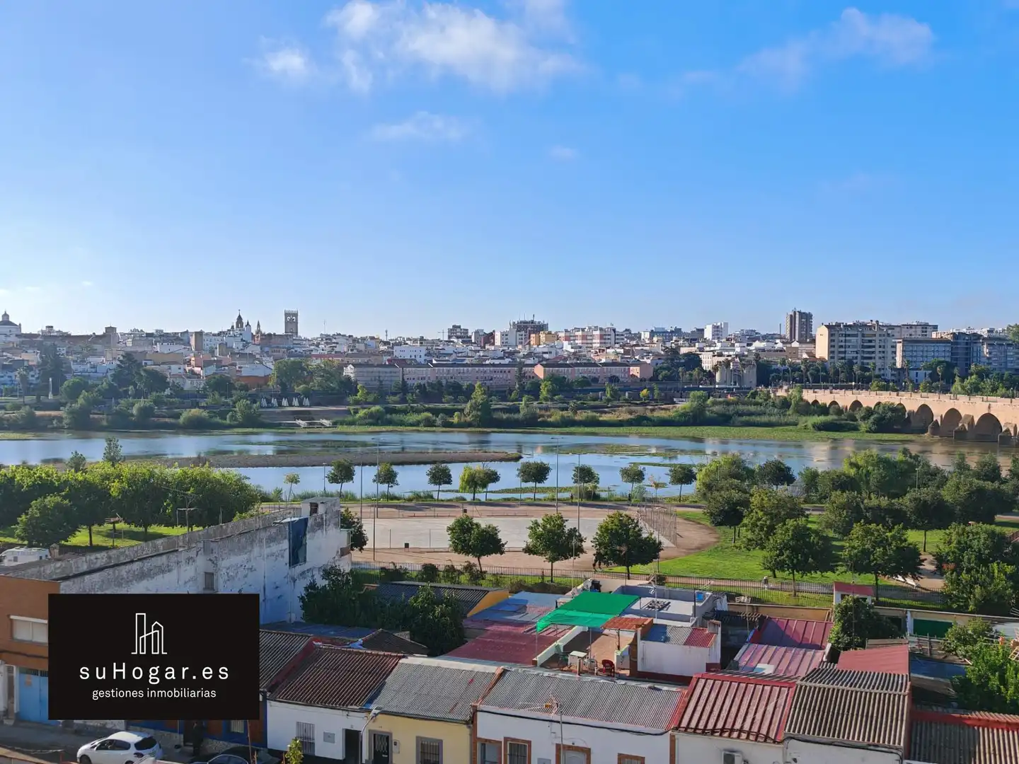 Außenansicht von Wohnung zur Miete in Badajoz mit Klimaanlage, Terrasse und Abstellraum