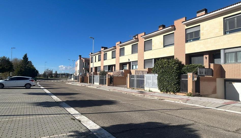 Foto 1 de Casa adosada en venda a Laguna de Duero, Valladolid