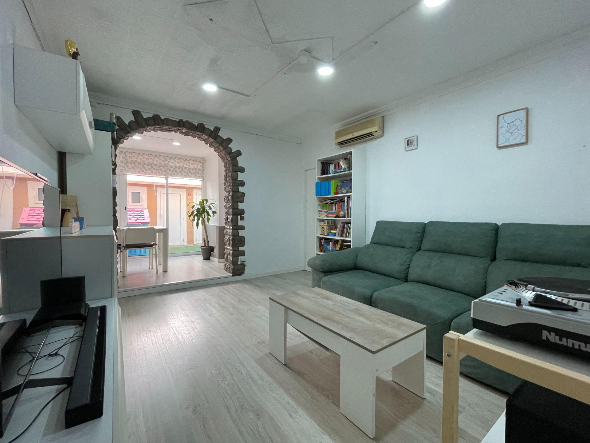 Flat for sale in Cornellà de Llobregat  with Air Conditioner, Heating and Parquet flooring