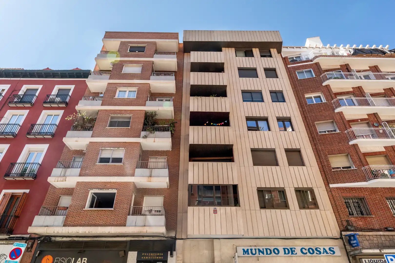 Vista exterior de Pis en venda en Madrid amb Calefacció i Terrassa