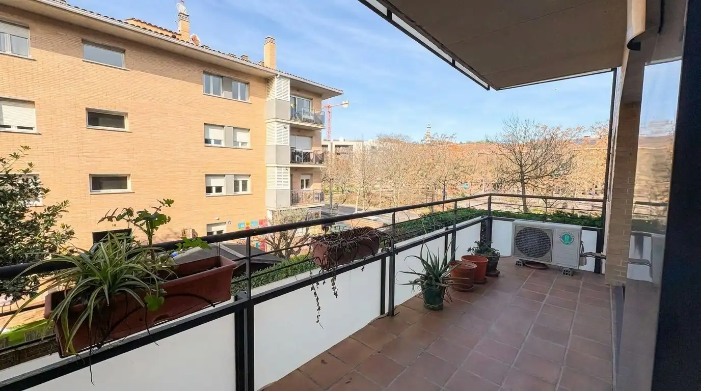 Vista exterior de Piso en venta en Girona con Aire acondicionado, Calefacción y Balcón