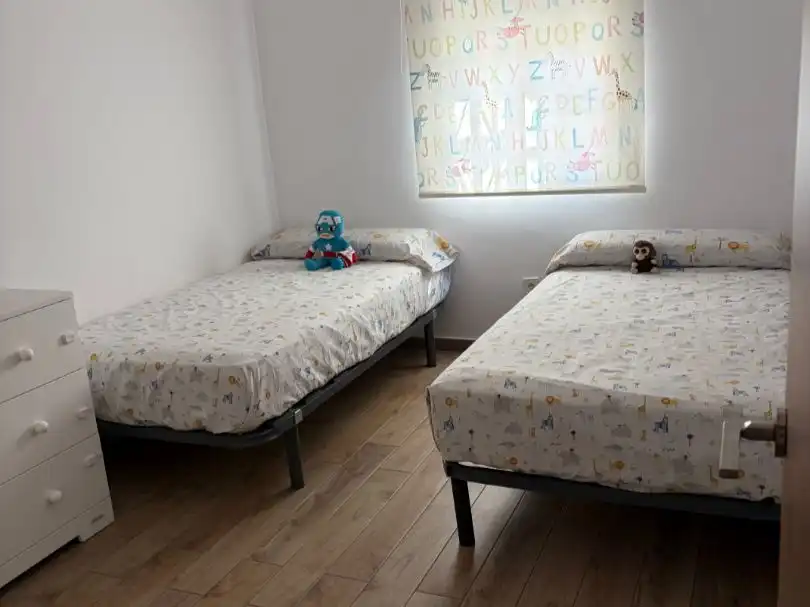 Dormitori de Casa o xalet en venda en Carmona amb Aire condicionat, Jardí privat i Terrassa