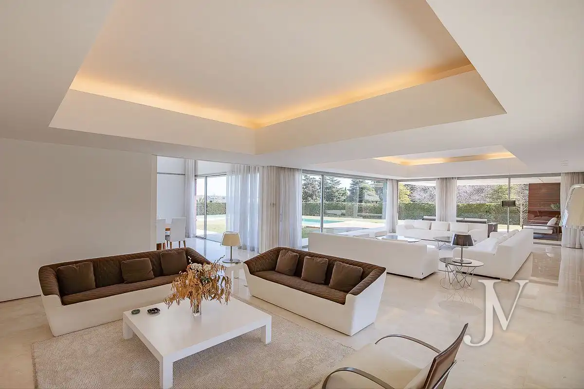 Living room of Houses for sale in Madrid  with Air Conditioner, Heating and Private garden