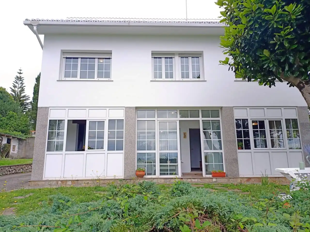 Vista exterior de Casa o chalet en venta en Oleiros con Calefacción