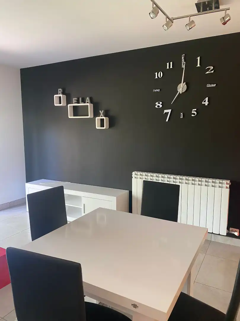 Menjador de Pis de lloguer en Girona amb Aire condicionat, Calefacció i Parquet