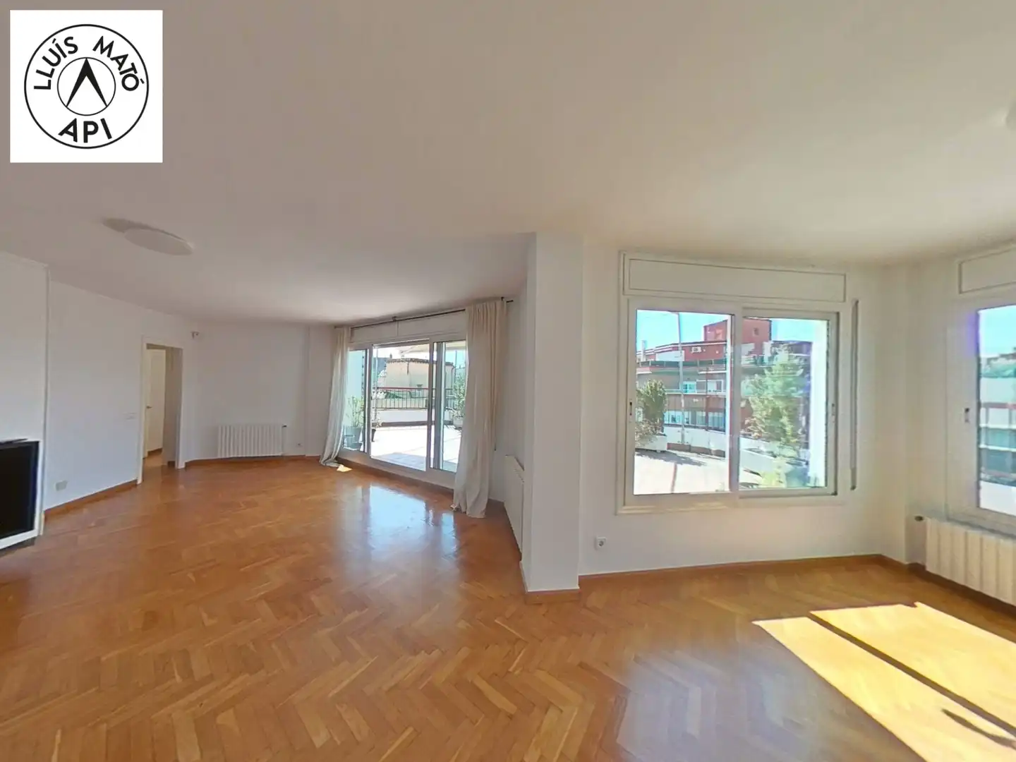 Sala de estar de Ático de alquiler en Girona con Aire acondicionado, Calefacción y Parquet