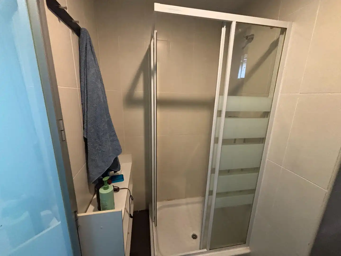 Baño de Local en venta en San Juan de Aznalfarache con Aire acondicionado