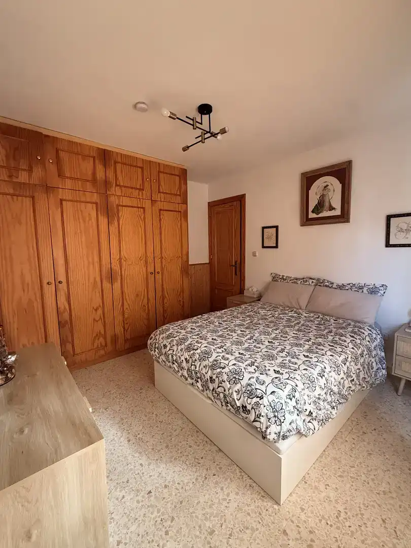 Habitación de Casa adosada en venta en Coín con Aire acondicionado, Trastero y Balcón