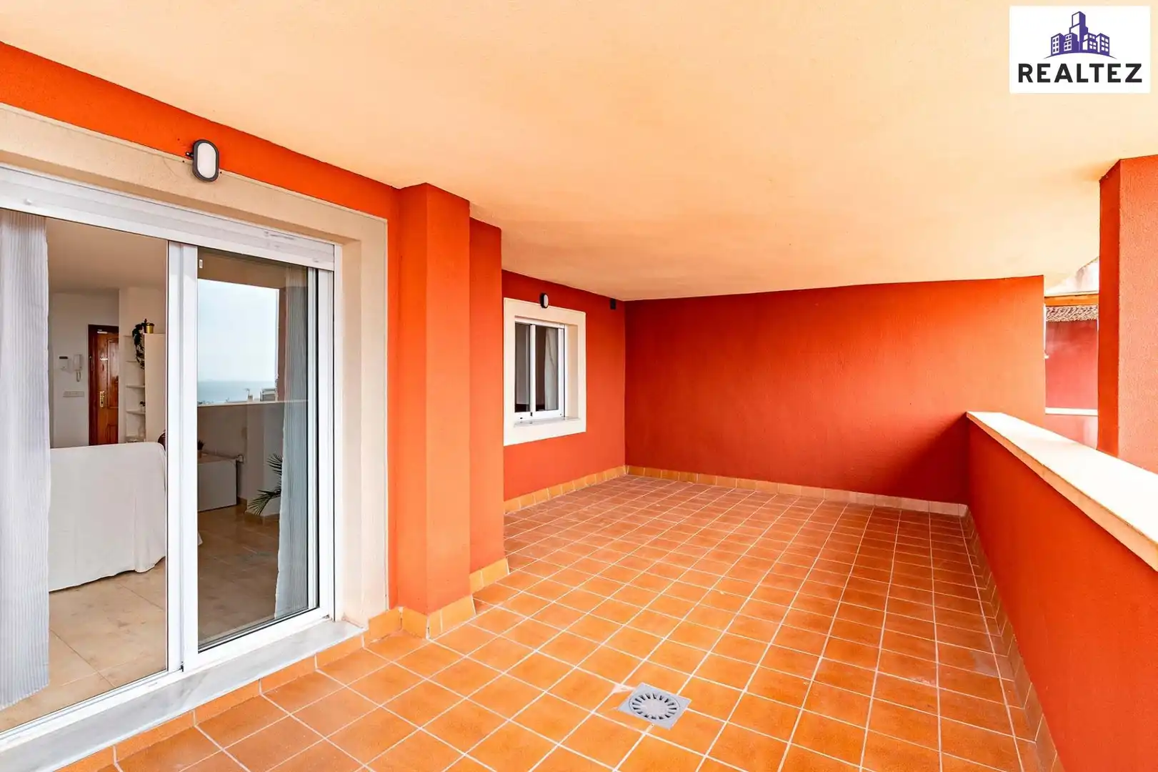 Terraza de Piso en venta en Roquetas de Mar con Aire acondicionado, Terraza y Amueblado