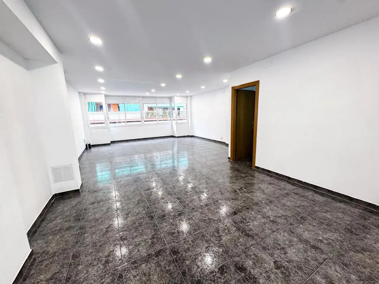 Locale commerciale in vendita a calle de Don Pelayo, imagen 5