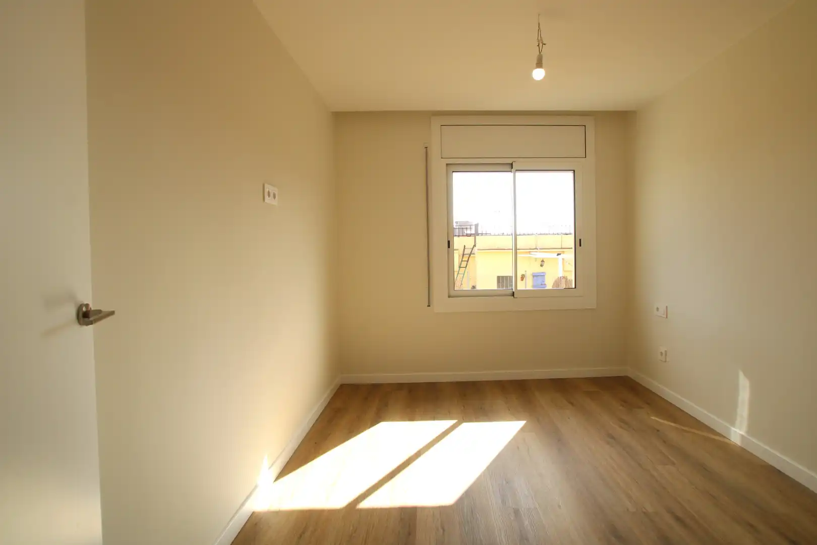 Schlafzimmer von Wohnung zum Verkauf in Argentona mit Klimaanlage, Parkett und Balkon