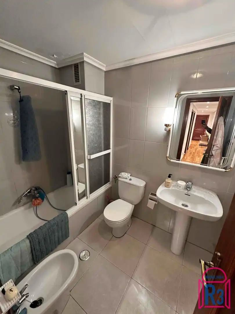 Bathroom of Flat for sale in León Capital   with Heating, Terrace and Storage room