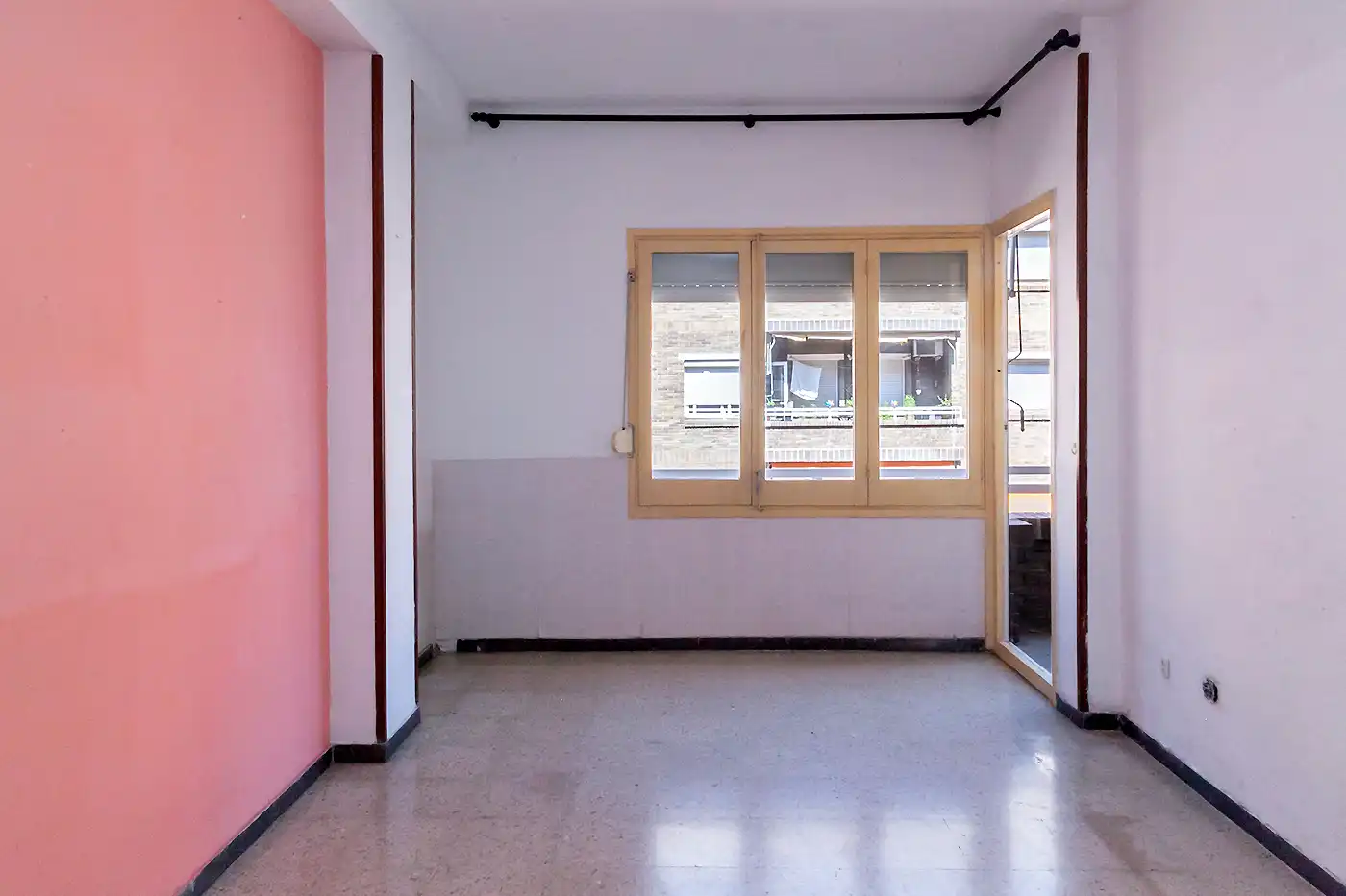 Piso en venta en Barcelona con Balcón y Alarma
